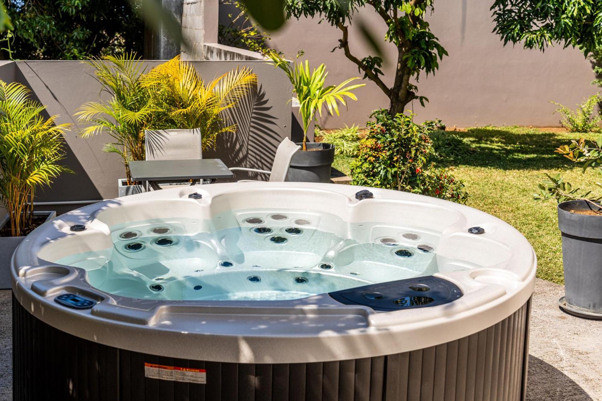 Villa Et Grand Jacuzzi Six Personnes, En Pleine Nature Saint-Joseph Buitenkant foto